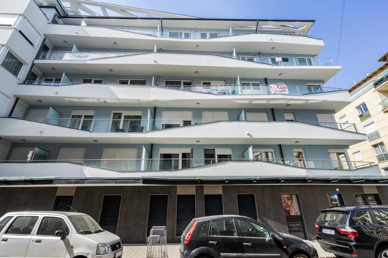 Bpr Galactic Empire Home With Balcony ブダペスト エクステリア 写真